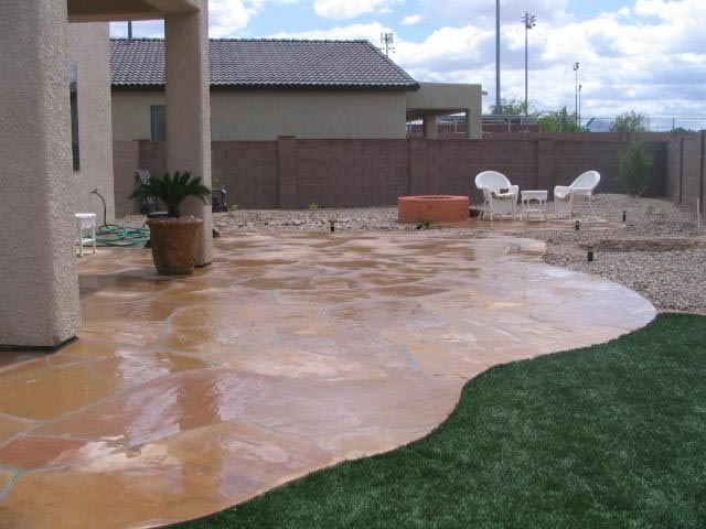 Flagstone patio by Man of the Soil